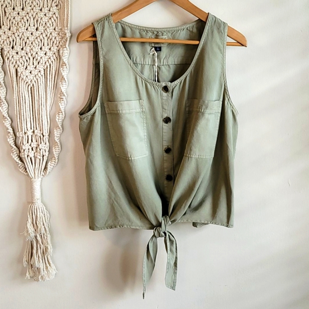 UNIVERSAL THREAD Sleeveless top size XL